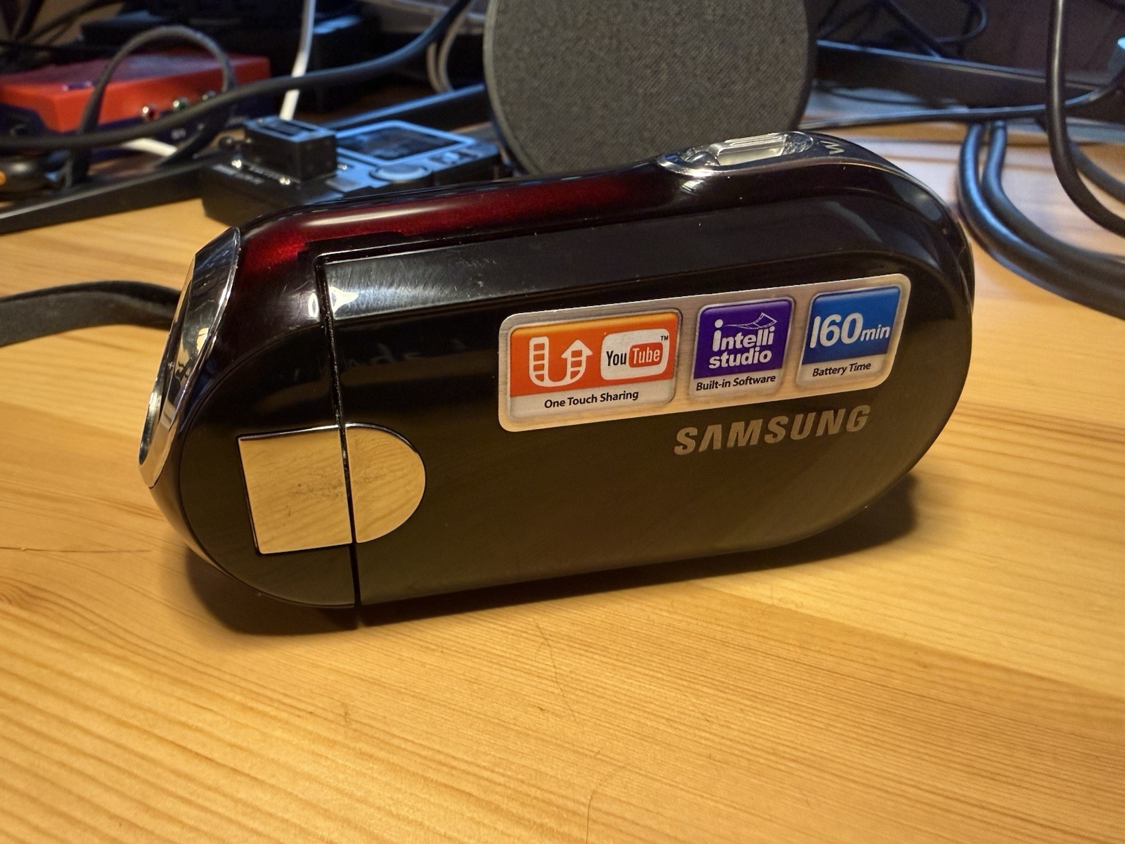 Samsung SMX-C10RN HD Memory Camcorder 10x Optical Zoom Tested Works Battery USB