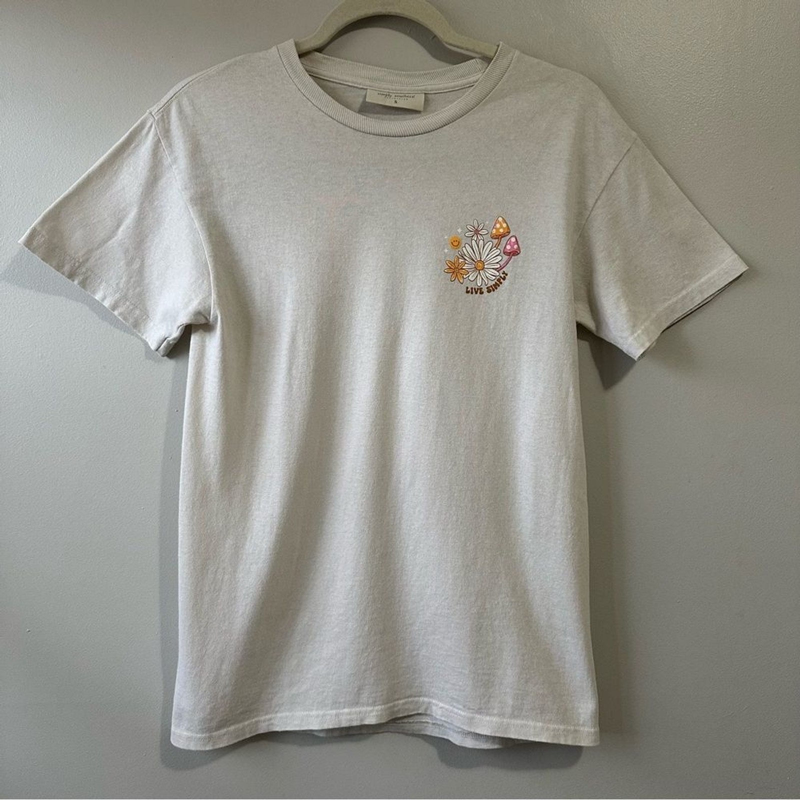 Simply Southern Crew Neck Floral & Mushroom Live Simply Graphic Tee Shirt Size S