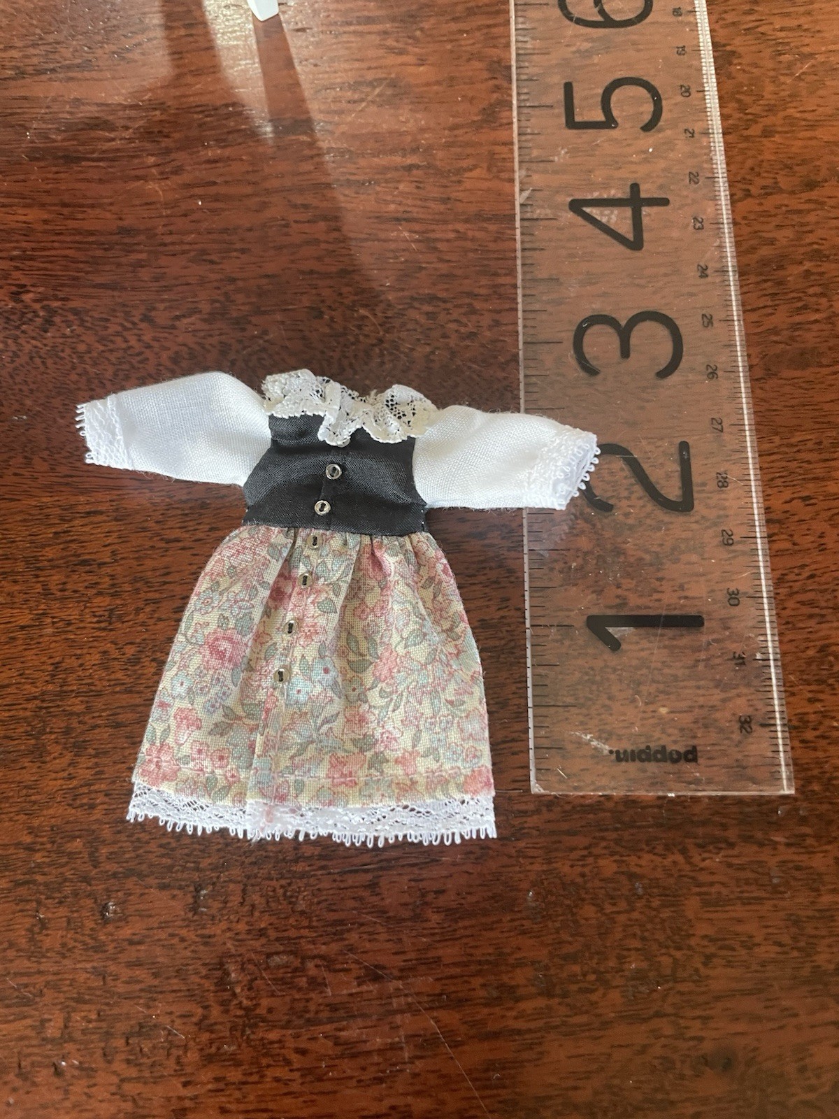 Dollhouse Miniature Girl  Victorian Dress, Heidi Ott, 112
