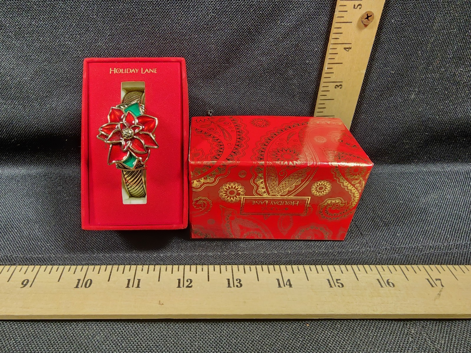 Vintage Holiday Lane Woman's Christmas Watch New In Box