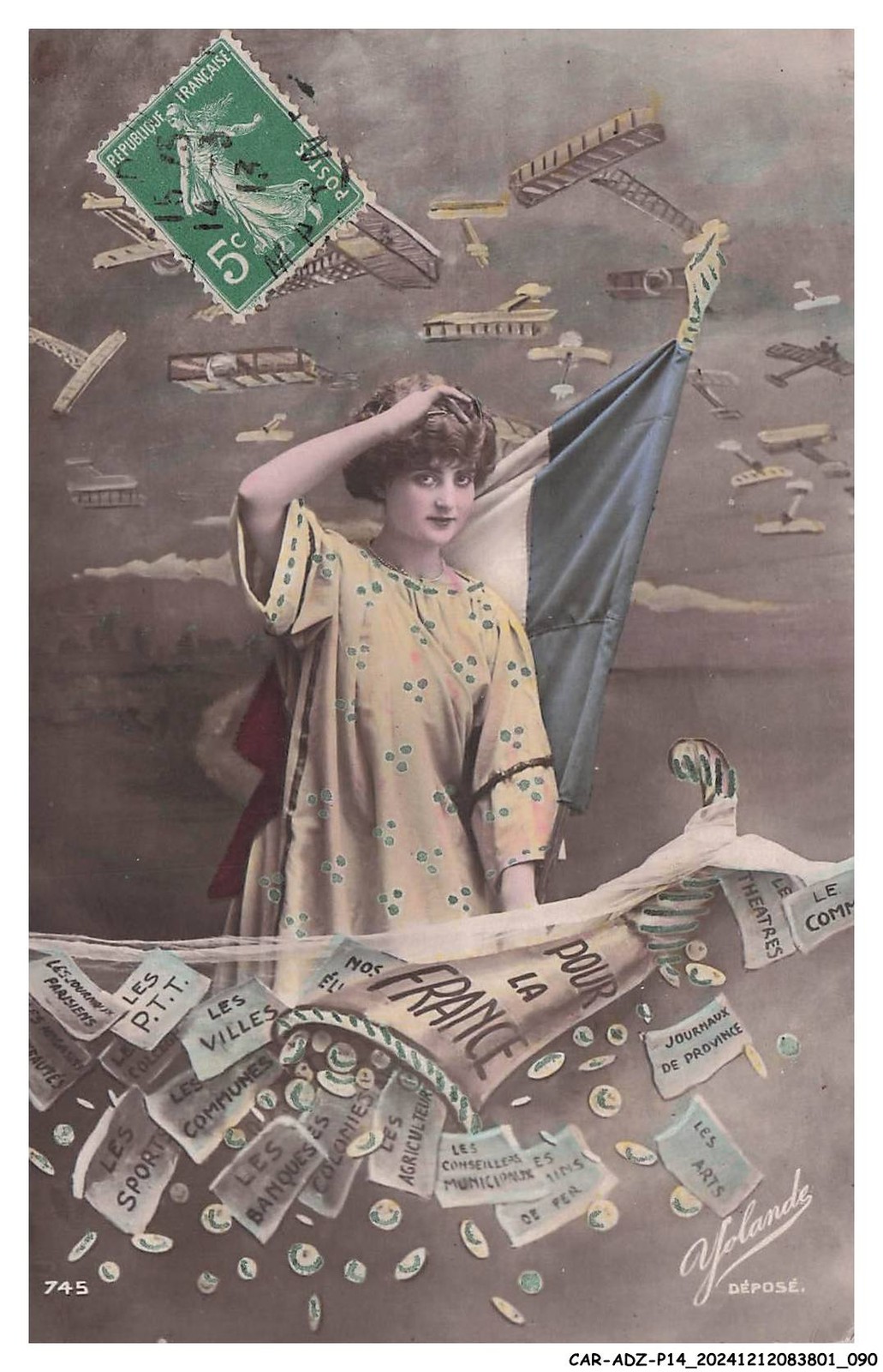 CAR-ADZP14-0806-FANTAISIE - Woman With The Flag Of La France - Of Aéroplan