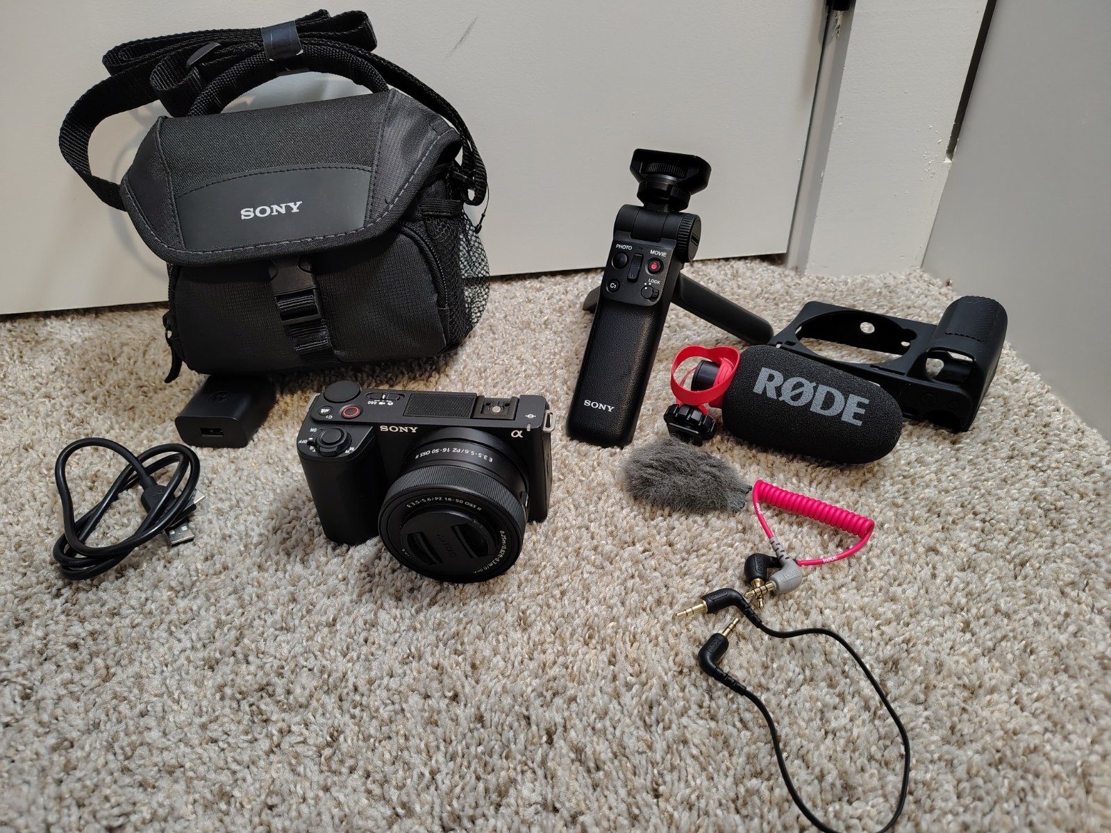 Sony ZV-E10 II Mirrorless Camera w/ 16-50mm Lens (Black) and Accessories 