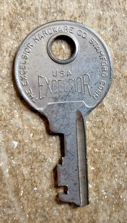 Vintage Excelsior #423 Key - Luggage Steamer Trunk, Suitcase, Briefcase USA