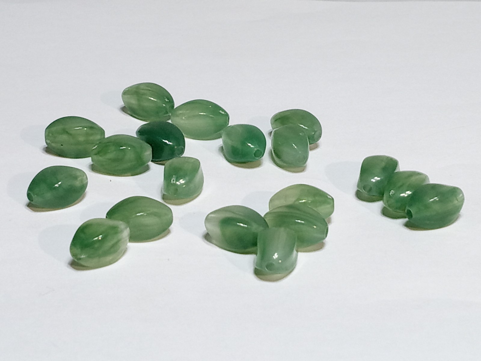 Green Shade Oval Beads 12 mm — 4‑Side Cut, 18‑Piece Lot for Jewelry Making