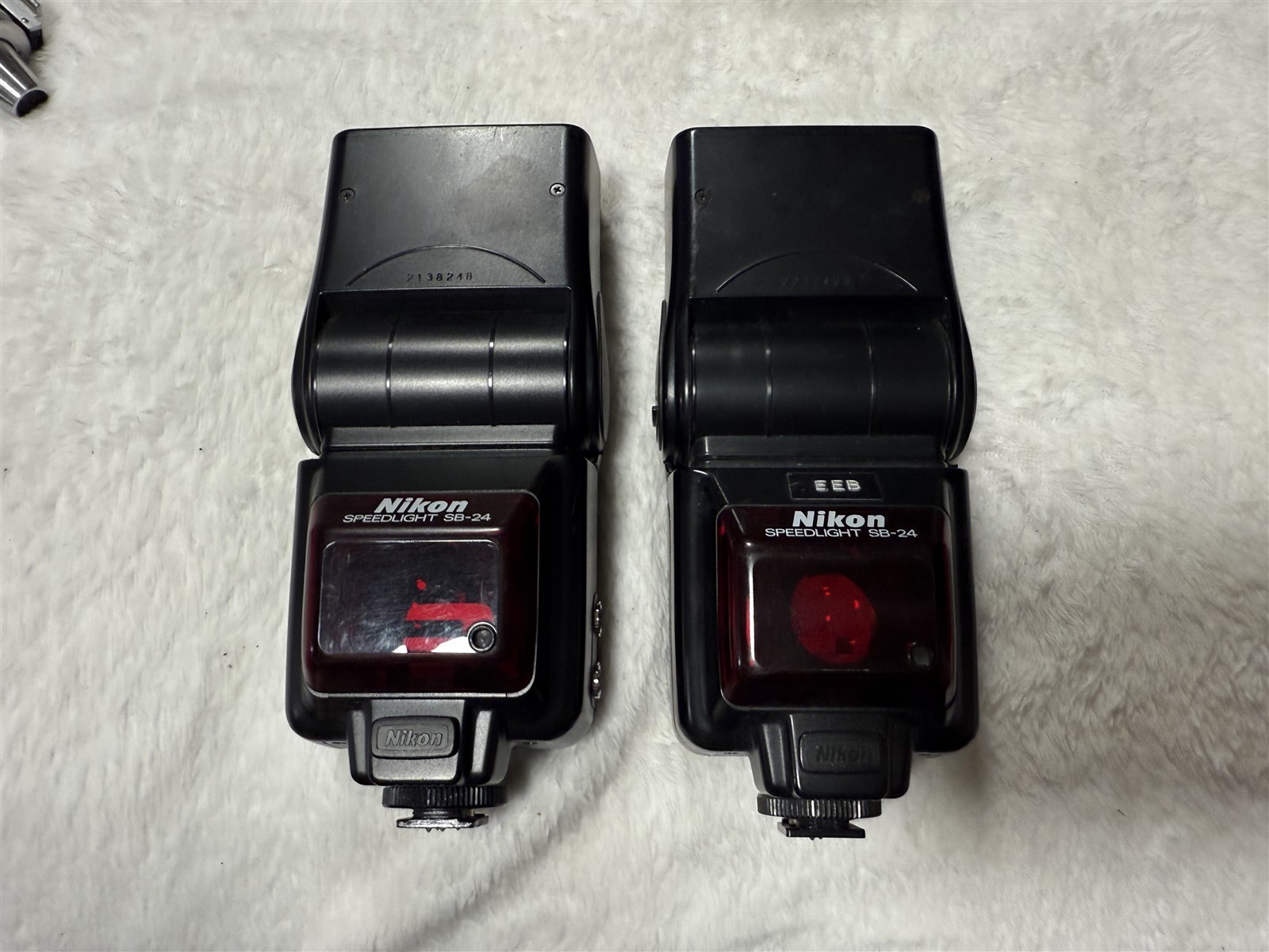 2x NIKON SPEEDLIGHT SB-24 SHOE MOUNT FLASH "UNTESTED"
