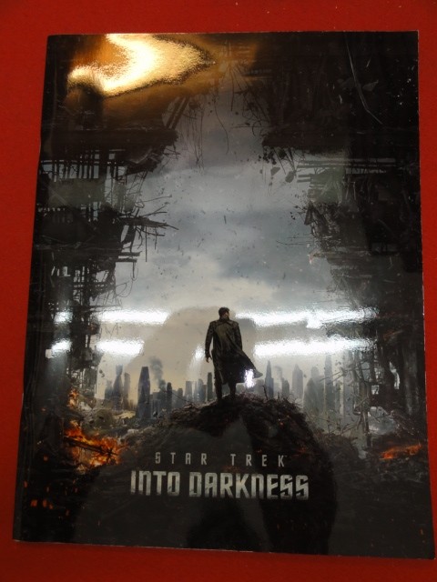 05676 Star Trek Into Darkness pamphlet Chris Pine Zachary Quintzoe Saldana