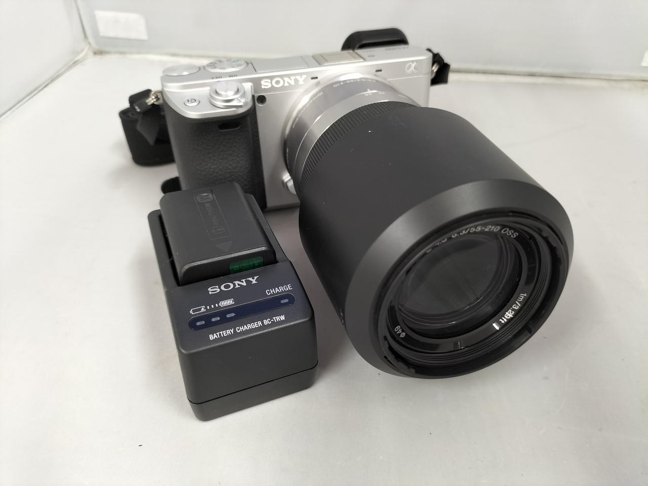 Sony α6400 Camera with 55-210mm Lens Kit, Compact Mirrorless, 24MP From Japan