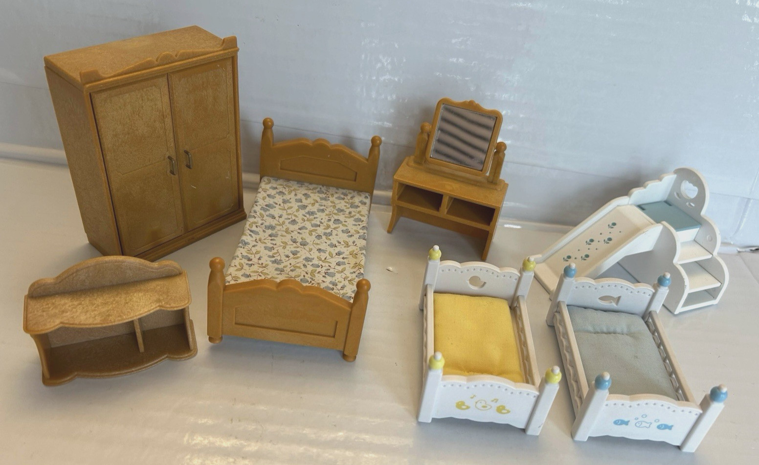 Calico Critters Sylvanian Families Parent Bedroom Baby Nursery Furniture Mix Lot