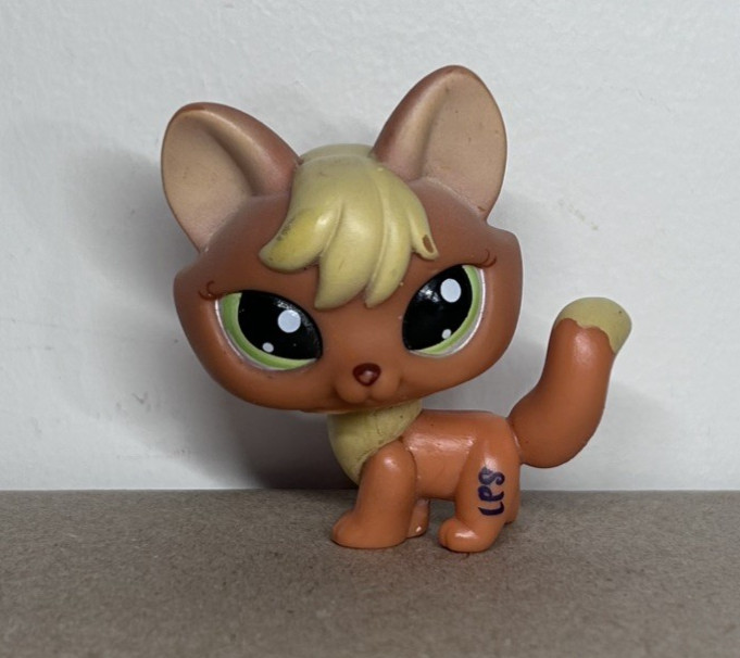 Littlest Pet Shop #1028 Orange Yellow Fox Green Eyes 2007 Hasbro LPS