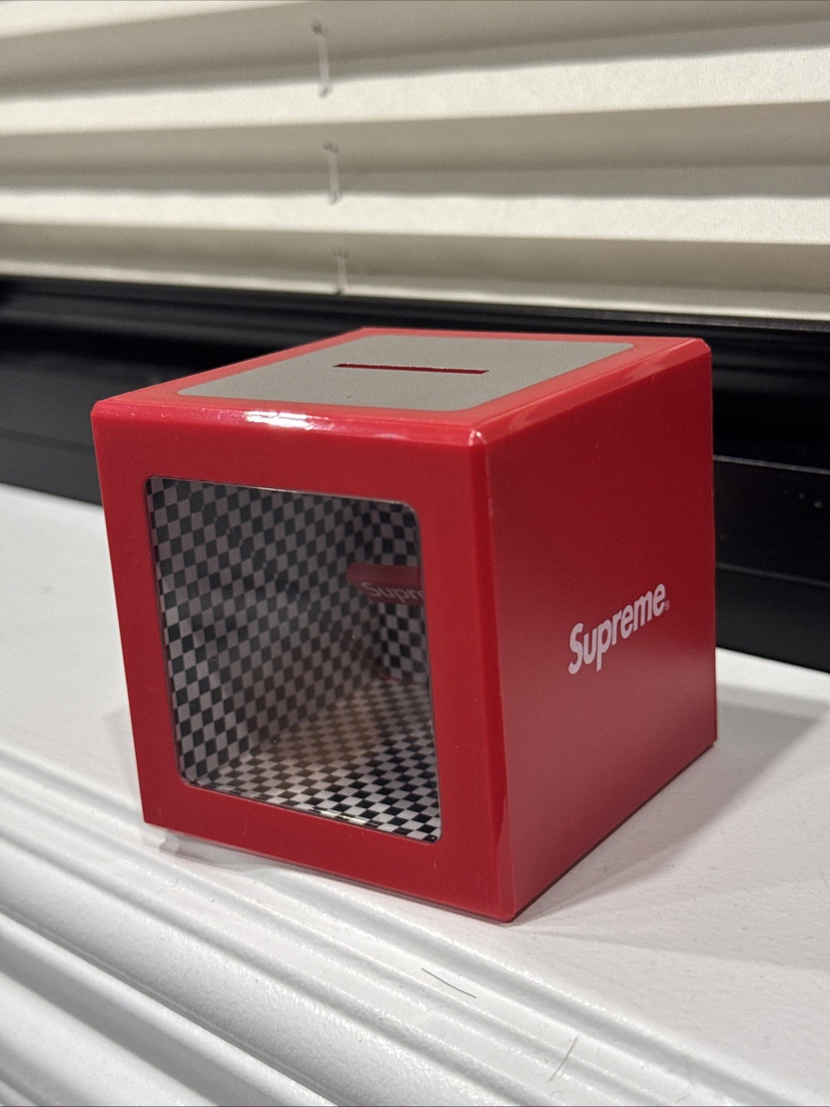 SS18 Supreme Illusion Coin Bank Moneybox Piggy Bank Accesory