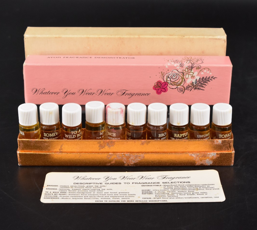 VTG AVON Fragrance Demonstrator Collection 10 Mini 1 Dram Bottles Original Box