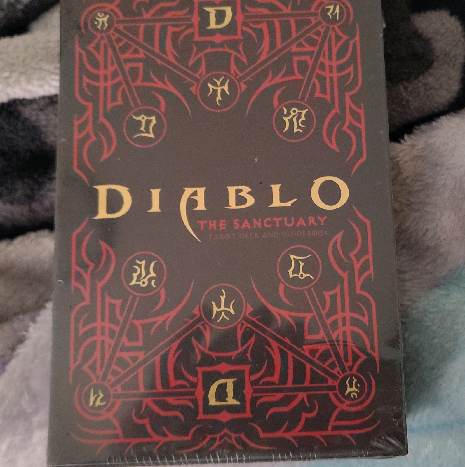 Blizzard Diablo Sanctuary Tarot Deck, 78 Cards & 96-Page Guidebook