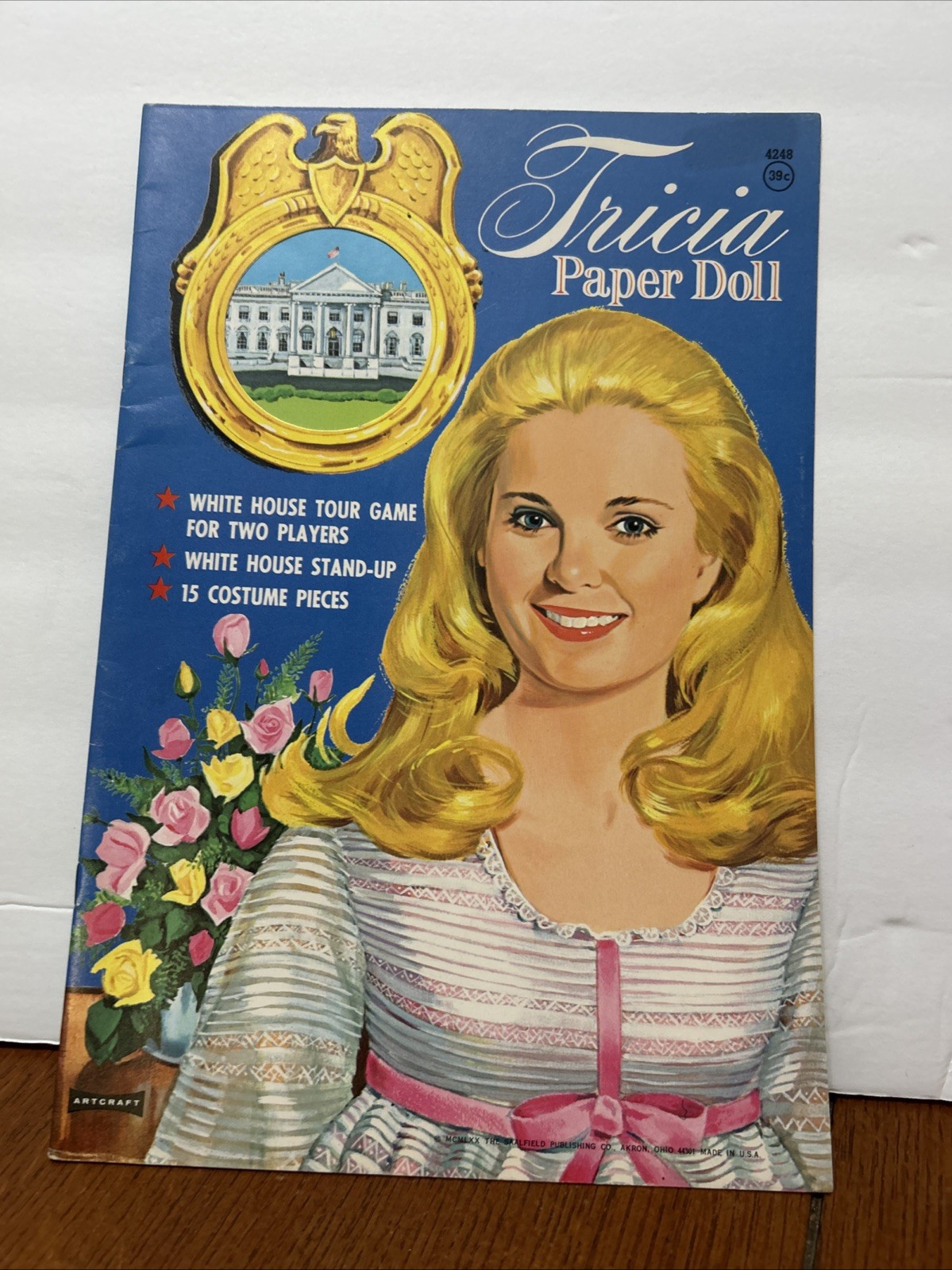 VINTAGE 1970 TRICIA PAPER DOLL BOOK SAALFIELD UNUSUED