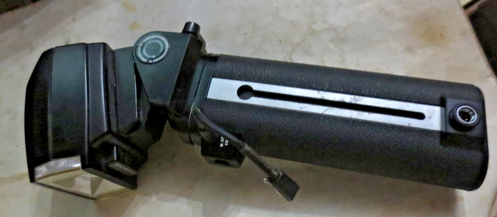 VTG Olympus T20 Electronic Flash Japan with grip UNTESTED