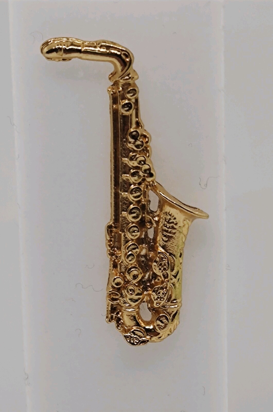 Saxophone Lapel Pin   Detailed 3-D  hat Pin  Tie Pin Beautiful