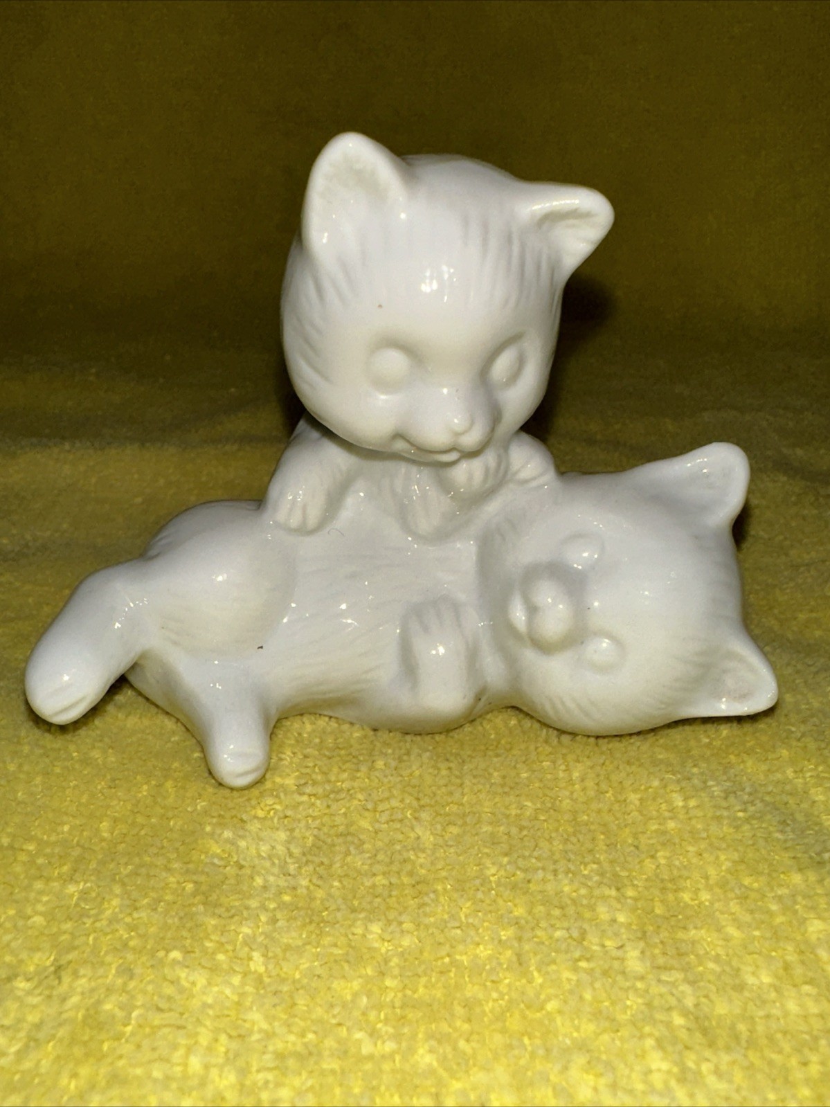 Ceramic 2 Cat figurine White