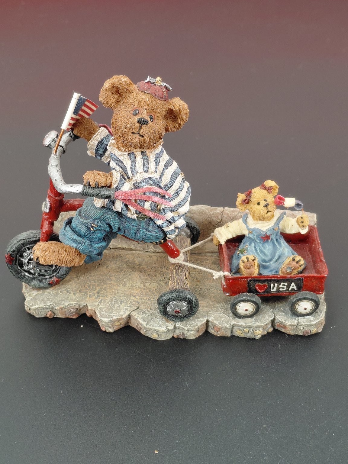 Boyds Bears & Friends Bearstone Collection Ross Betsy "I Love a Parade" Figurine