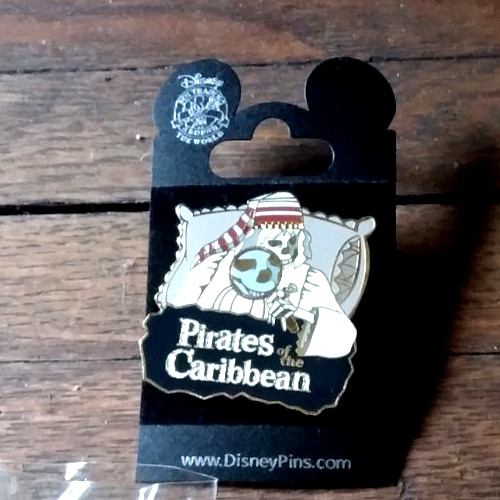 Disney Cast DLR LE 1000 Pin Pirates of the Caribbean Skeleton Capt Quarters RARE