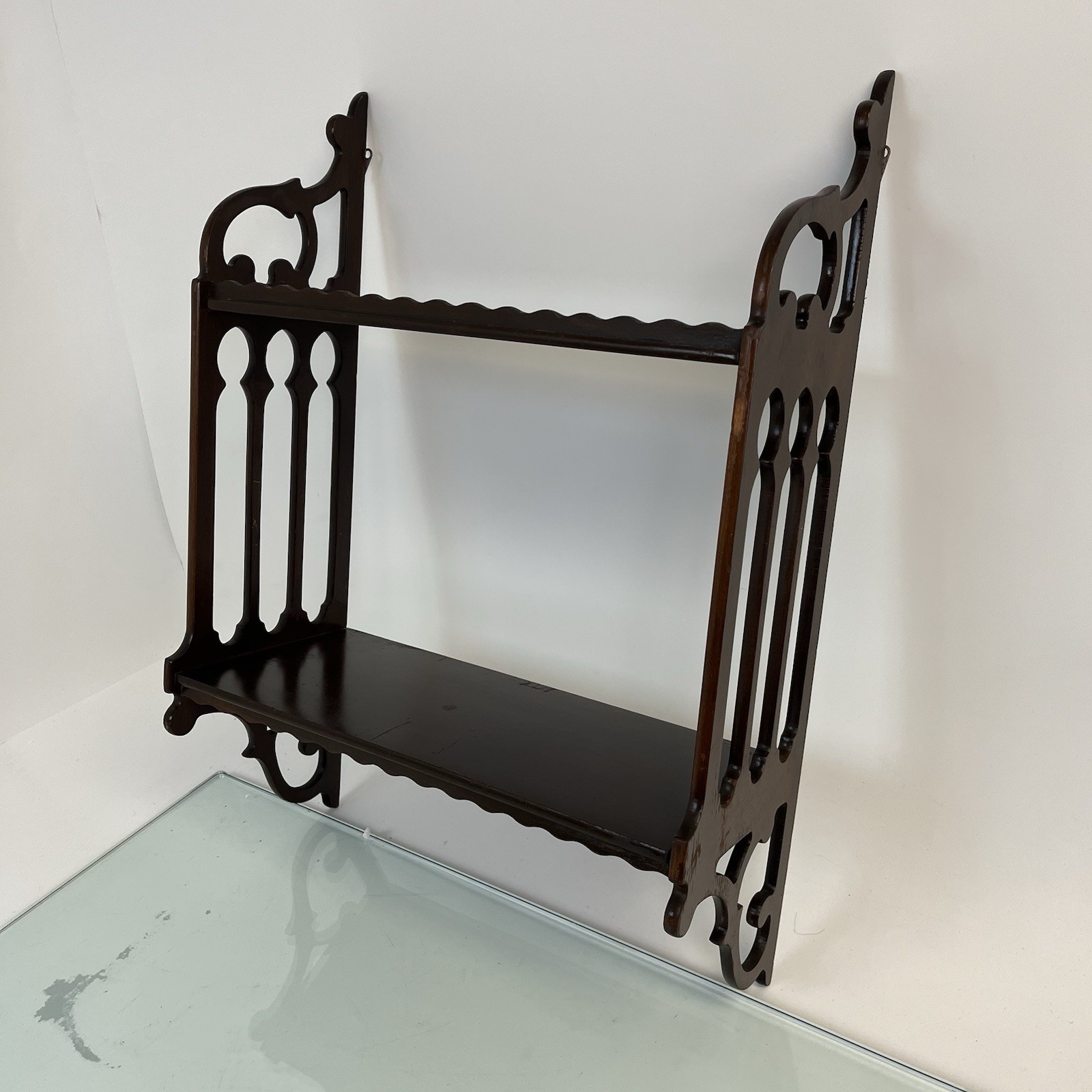 VTG  Mahogany Victorian Gothic Chippendale Fretwork Trad 2 Tier Wall Shelf