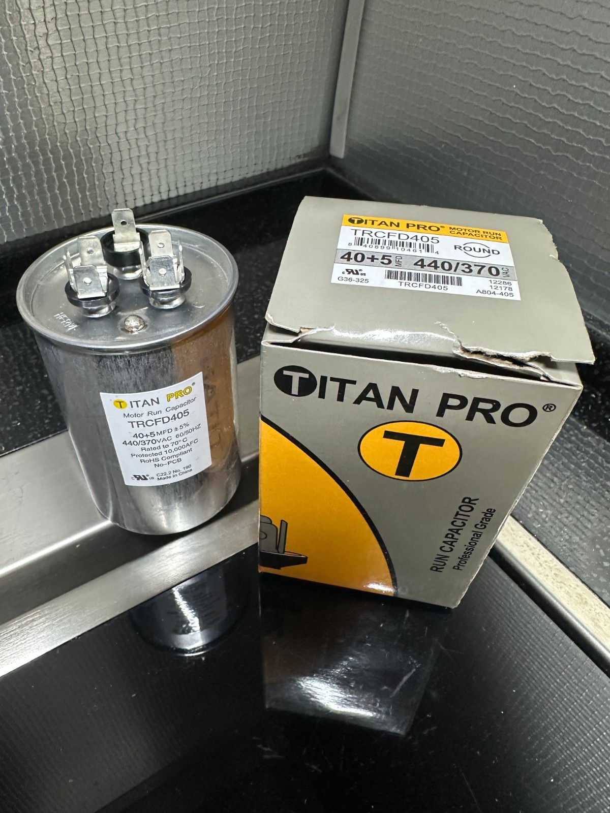 1 Titan Pro TRCFD405 HVAC Round Dual Motor Run Capacitor. 40/5 MFD/UF440/370 V