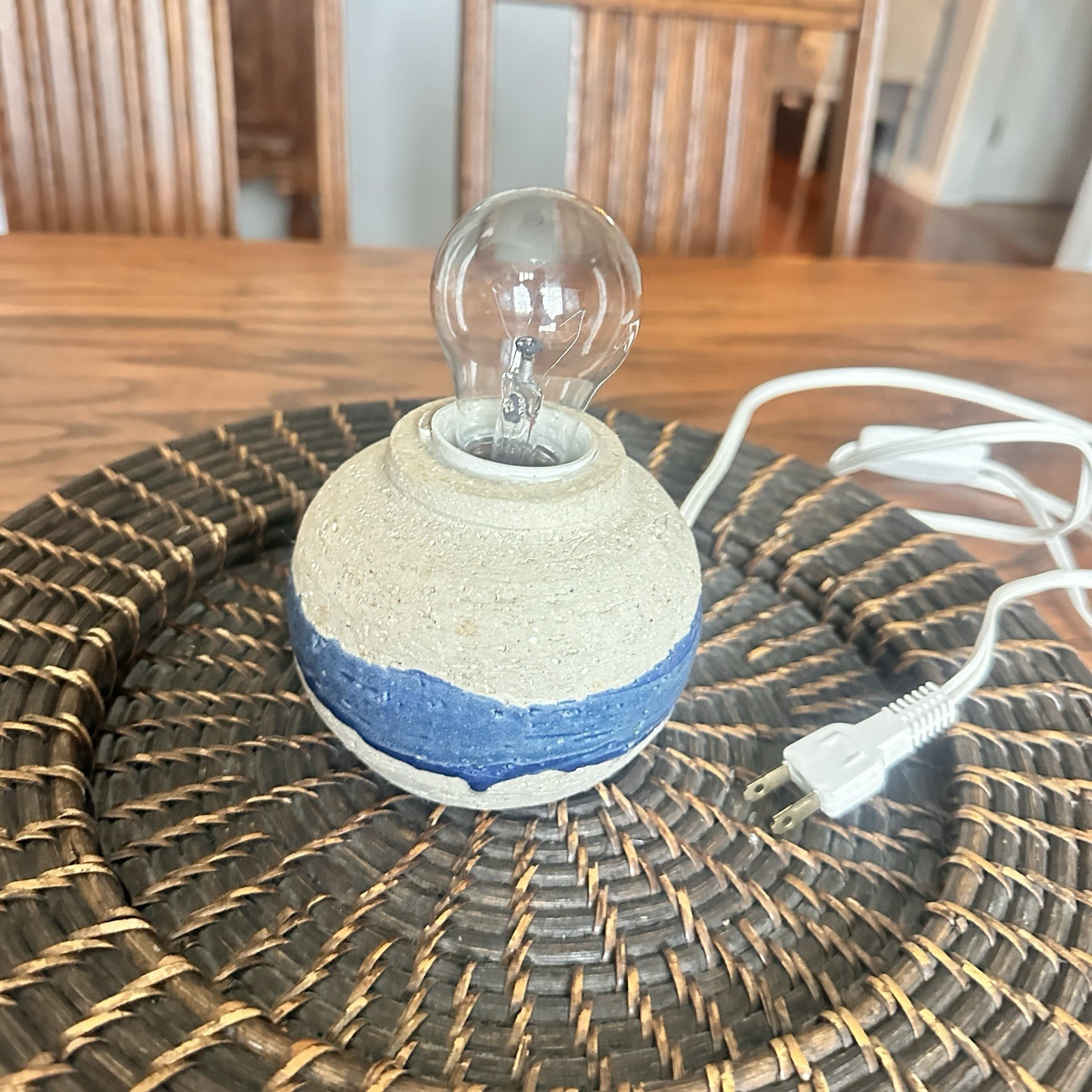 Small Vtg handmade pottery lamp