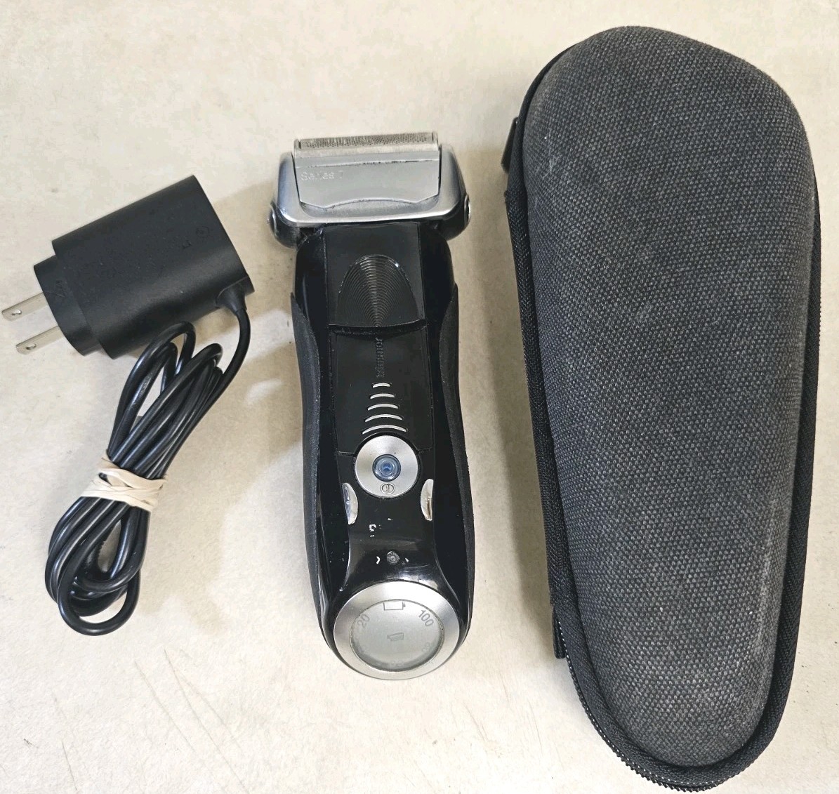 Braun Series 7 Type 5693 Electric Shaver Read