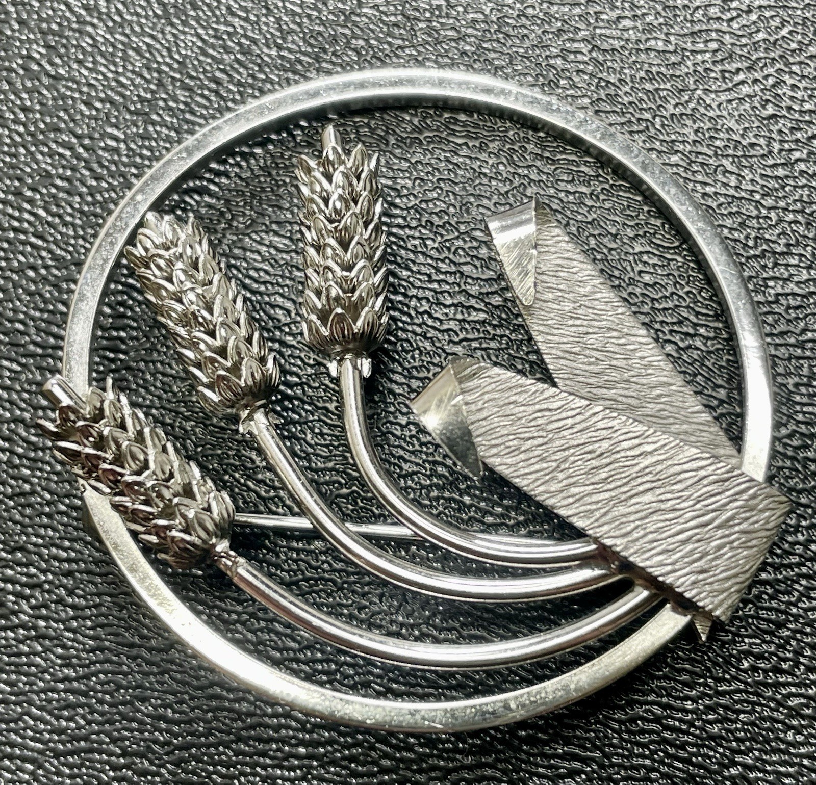 Vintage 1.6” Cattail Flower Round Silver Tone Brooch Pin