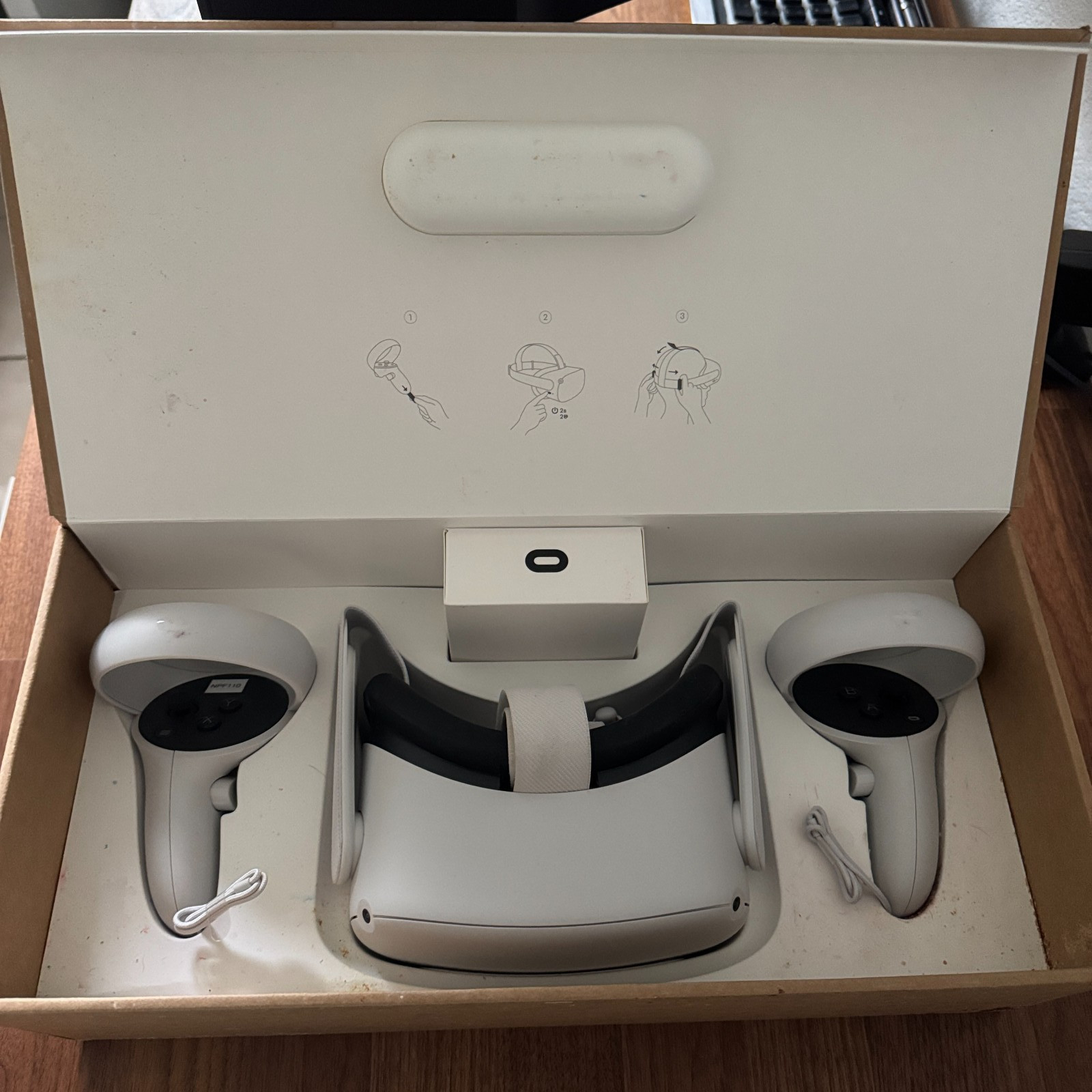 Meta Oculus Quest 2 VR Headset, Controllers, Charger, 128GB with Box