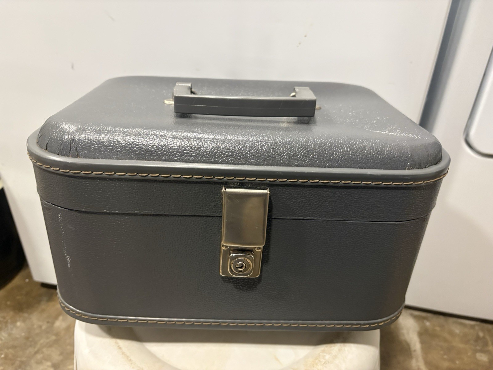 vintage Gray train makeup case with mirror & keys (small Crease Top) Super Clean
