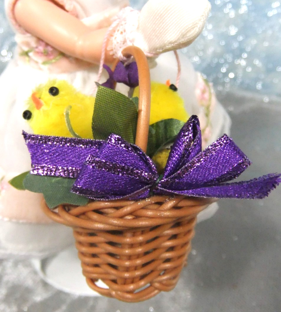 Artist Made one of a kind -EASTER  BASKET w/2chicks w/eggs, flowers& bow (E14)
