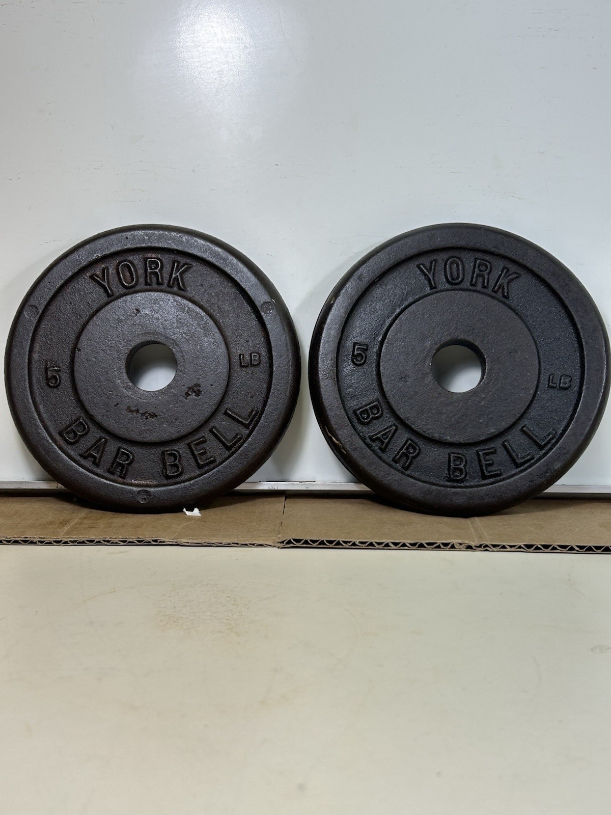 Vintage York Barbell Pair Of 5 Pound Standard 1 Inch Hole Weight Plates (read)