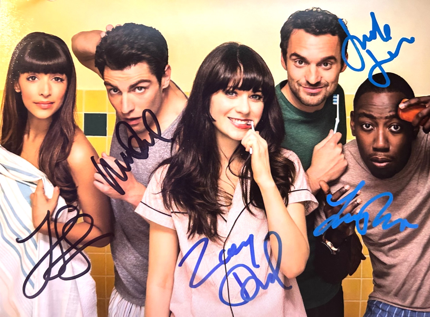 NEW GIRL (Full Cast x5) Signed 8x10 in. REAL Authentic Original Autographs w/COA