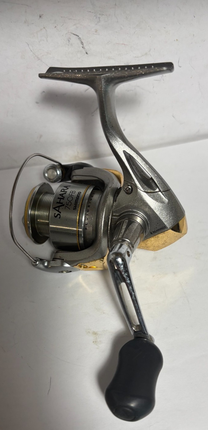 SHIMANO SAHARA 750 FB   SPINNING REEL- VERY NICE AND LIGHTLY USED