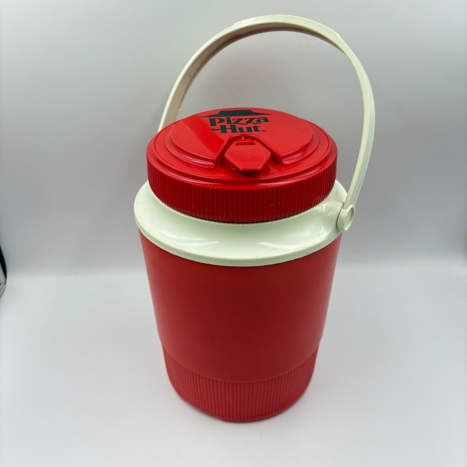 Vintage Gott Pizza Hut Red White Plastic Water Jug Cooler Insulated 1/2 Gallon