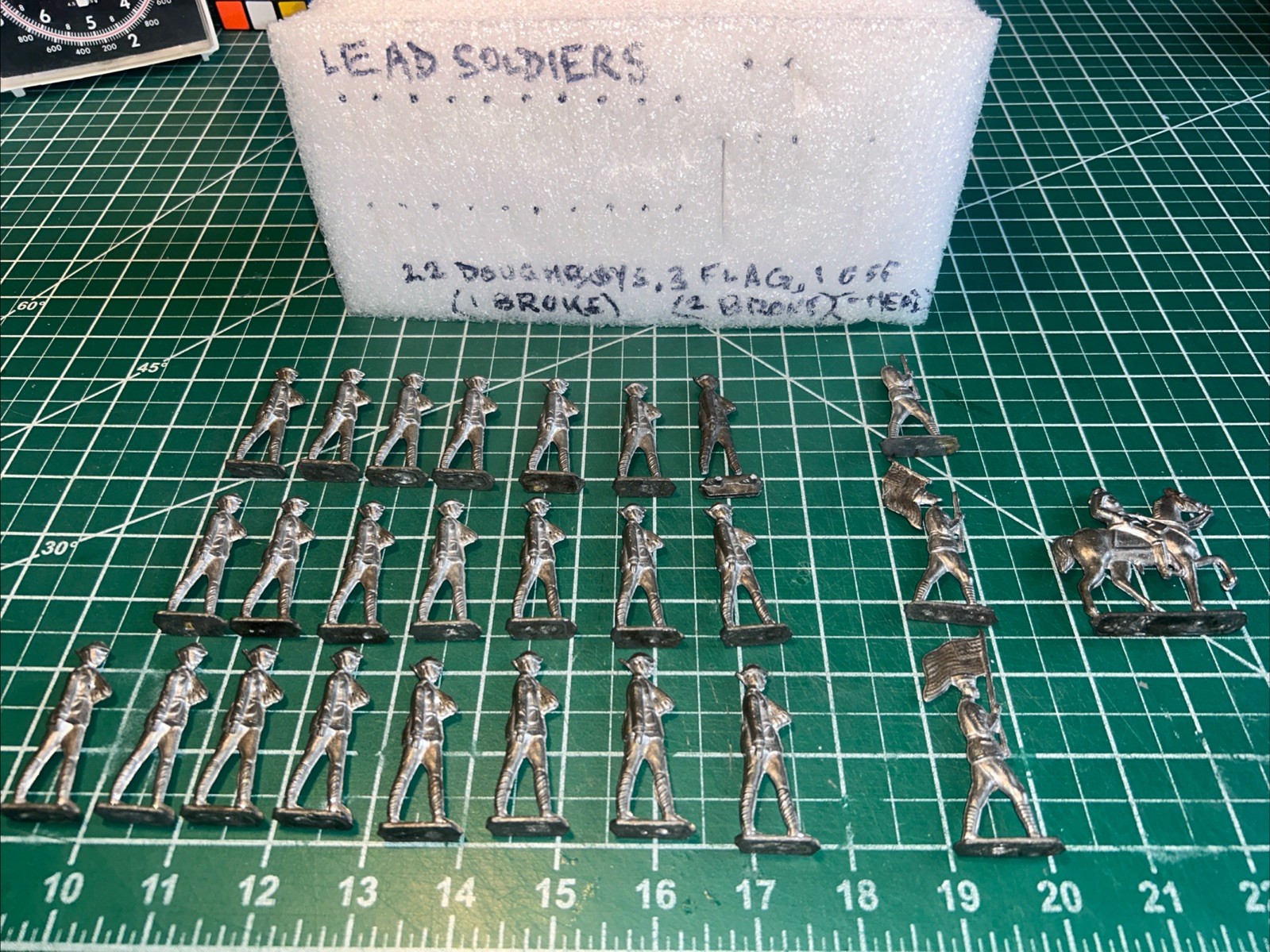 1930s Lead Soldiers WWI Doughboys, 22 Marching, 3 Flag Bearers, 1 Horseback