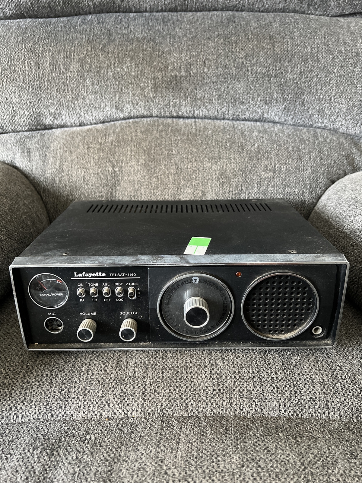 Vintage Lafayette Telsat-1140 CB Radio