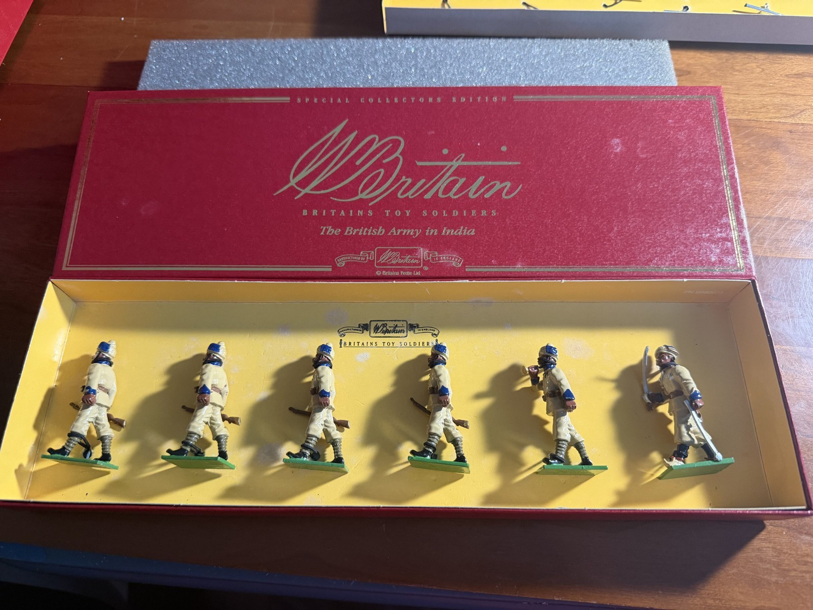 BRITAINS TOY SOLDIERS SET #8954 *** 57TH WILDE'S RIFLES *** L@@K!