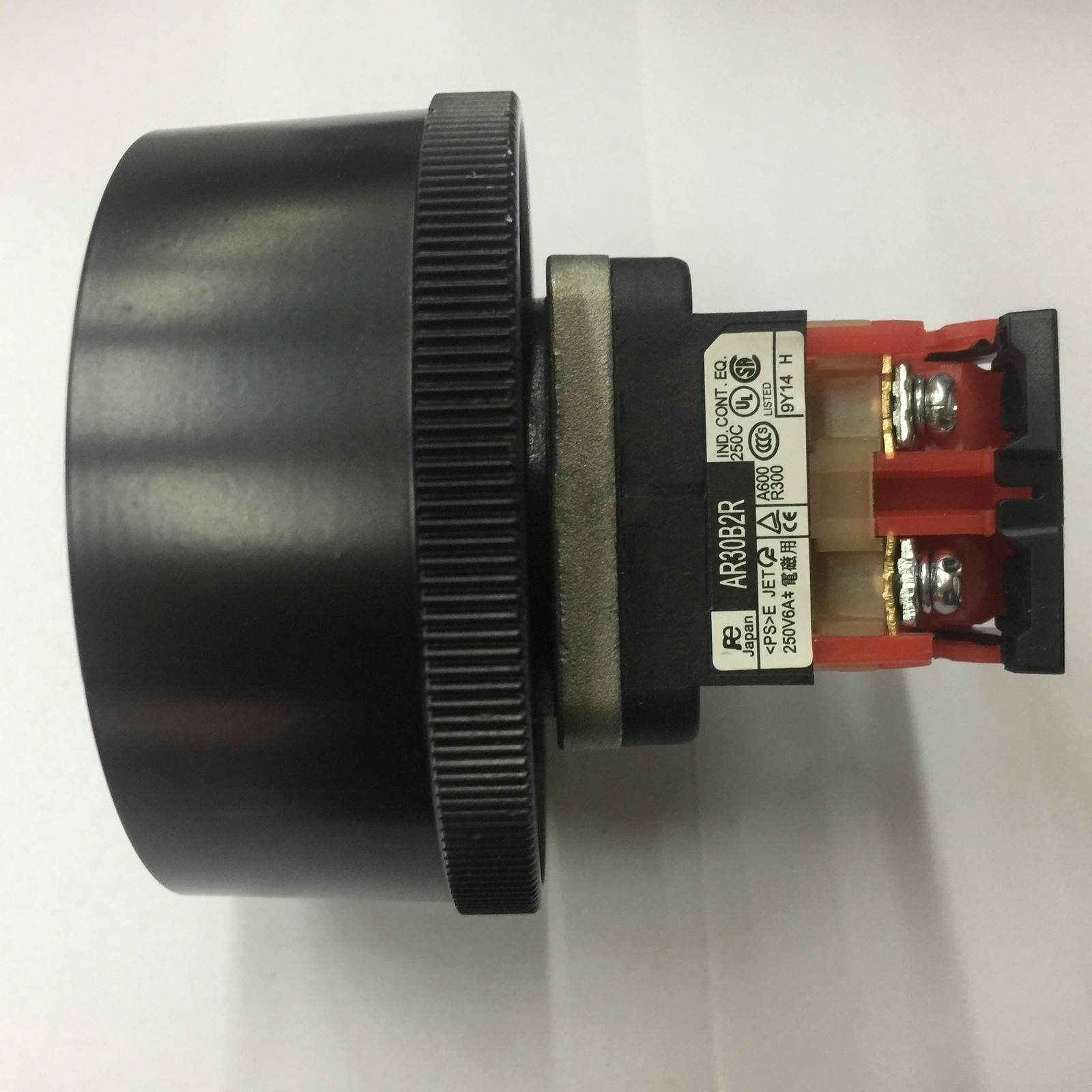 1PCS NEW AR30B2R-11G 1NO1NC AR30B2R11G button *nl