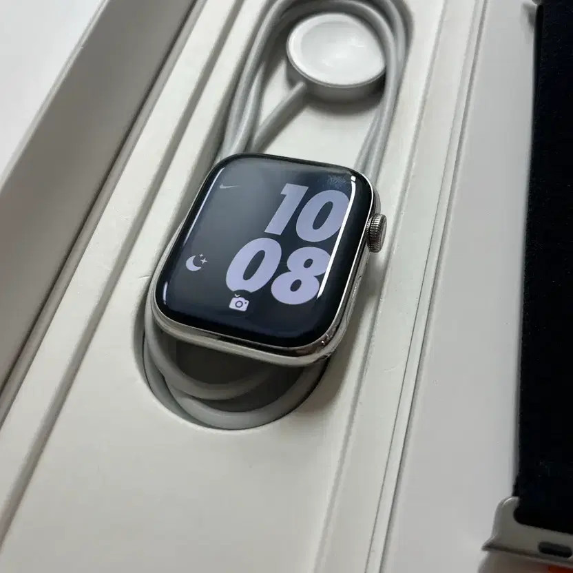 Apple Watch Series 8 Stainless Steel 45mm Silver Grade SS