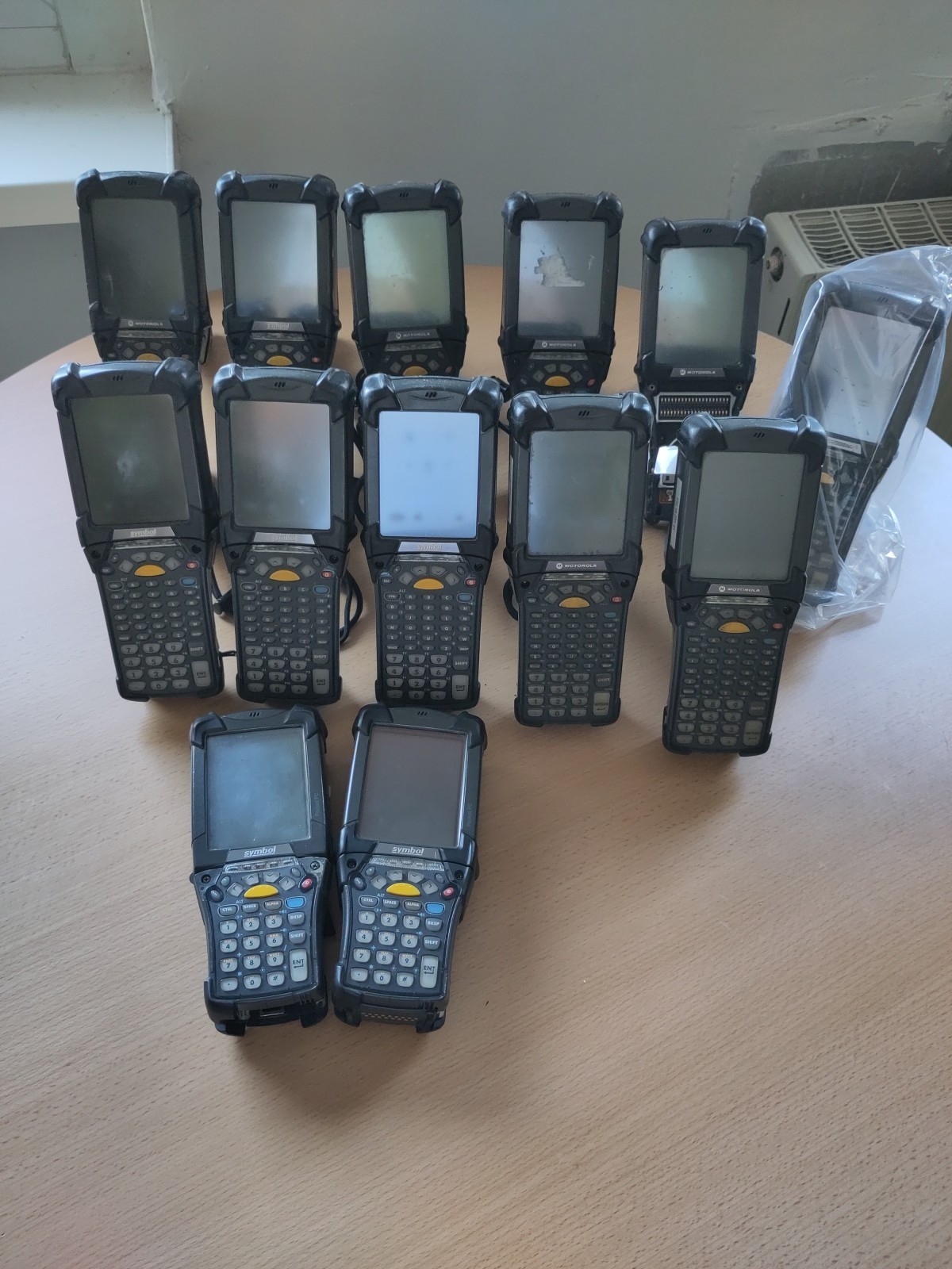 Symbol MC 92N0 And MC9090 Lot Of 13 Pieces Defective