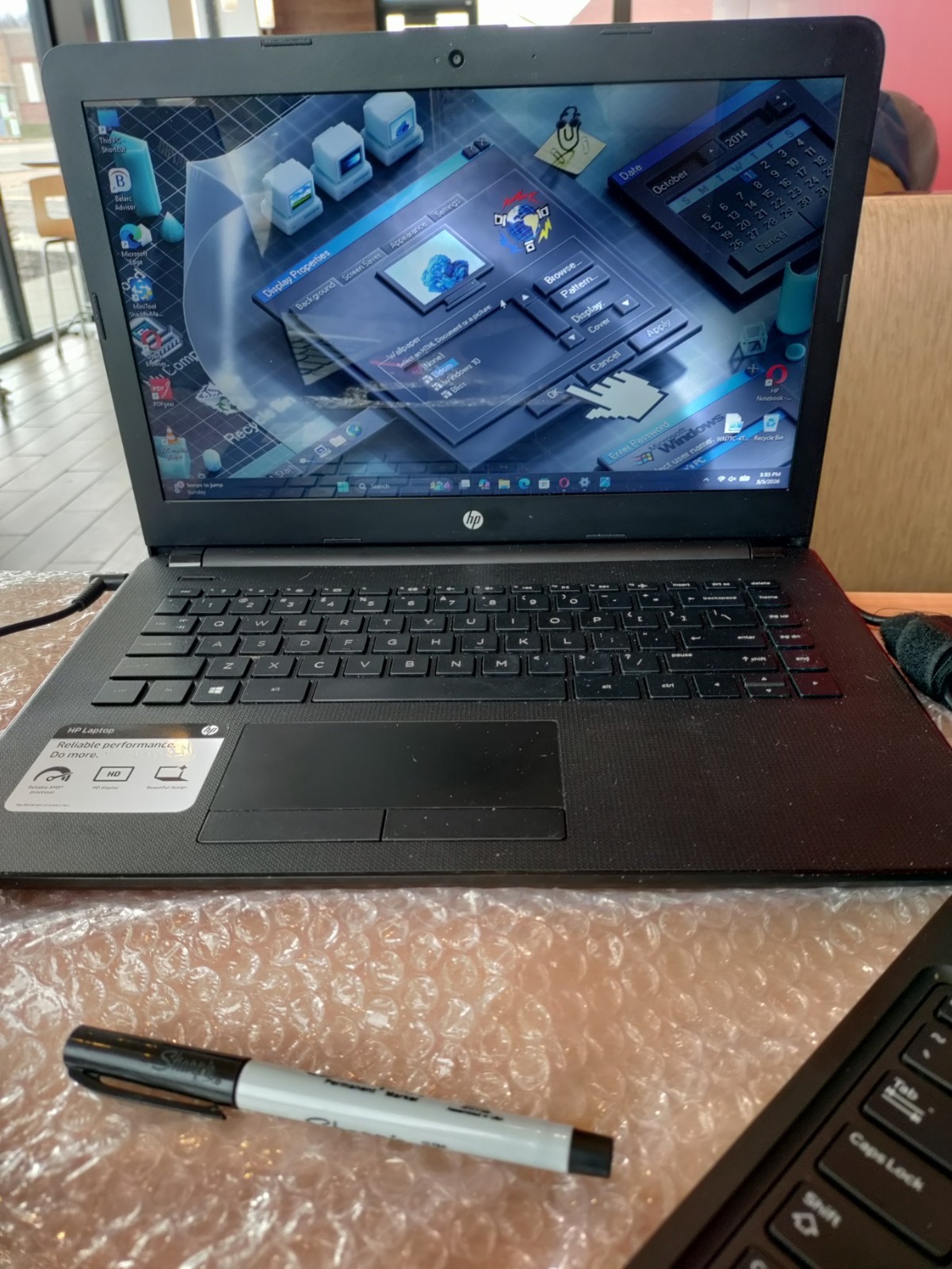 HP-14bw012nr AMD E2-9000e 1.5 GHz 500GB H DD 4GB Radeon R2 Windows 11 Pro 25H2