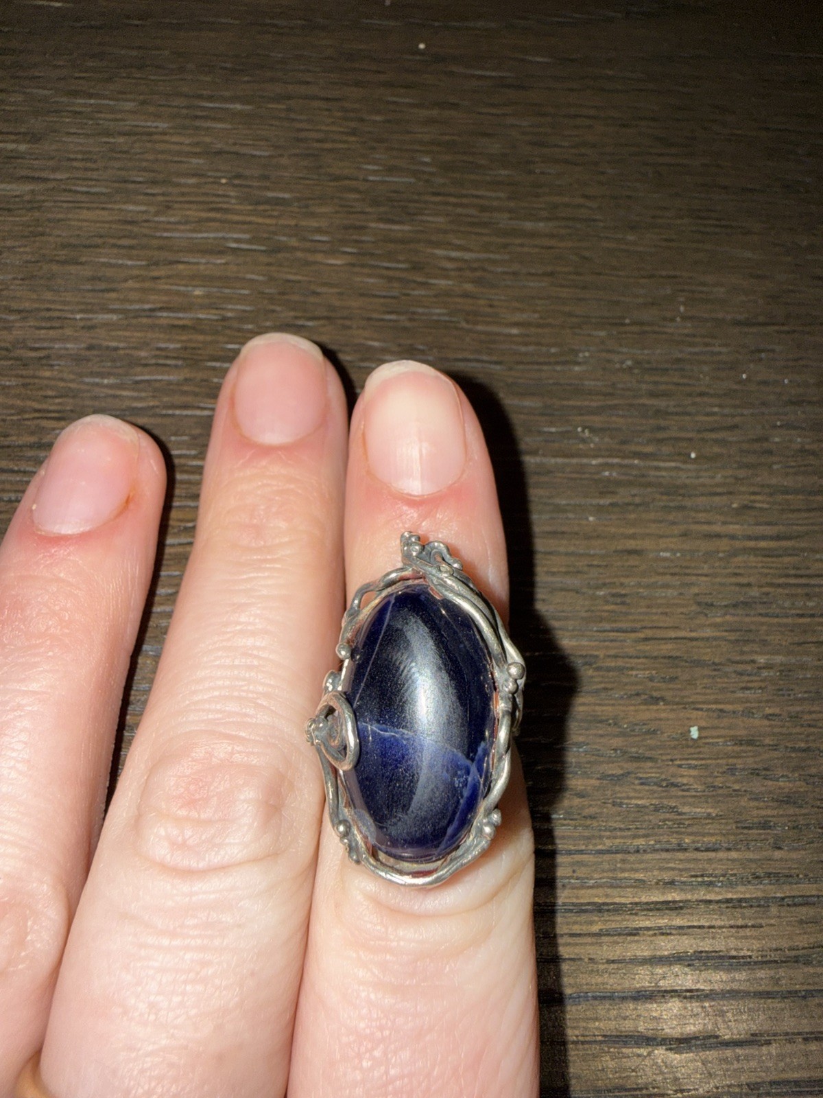Sterling Silver Ring with Deep Blue Cabochon Stone – Vintage Style