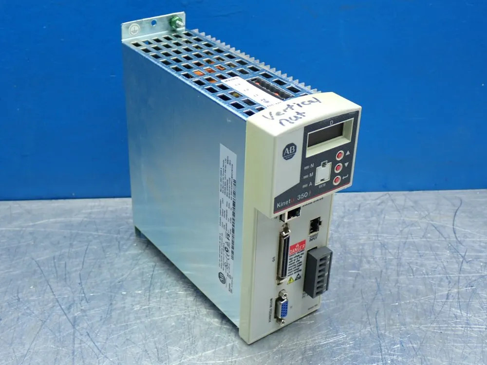 ALLEN BRADLEY KINETIX SERVO DRIVE 2097-V34PR3-LM