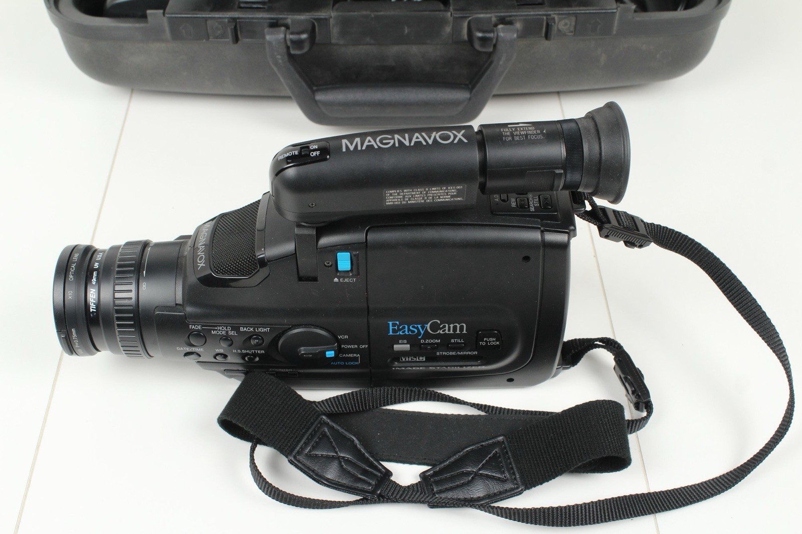 Magnavox Easy Cam w/Charger Batteries AV Cables Hard Case VTG Powers ON-READ