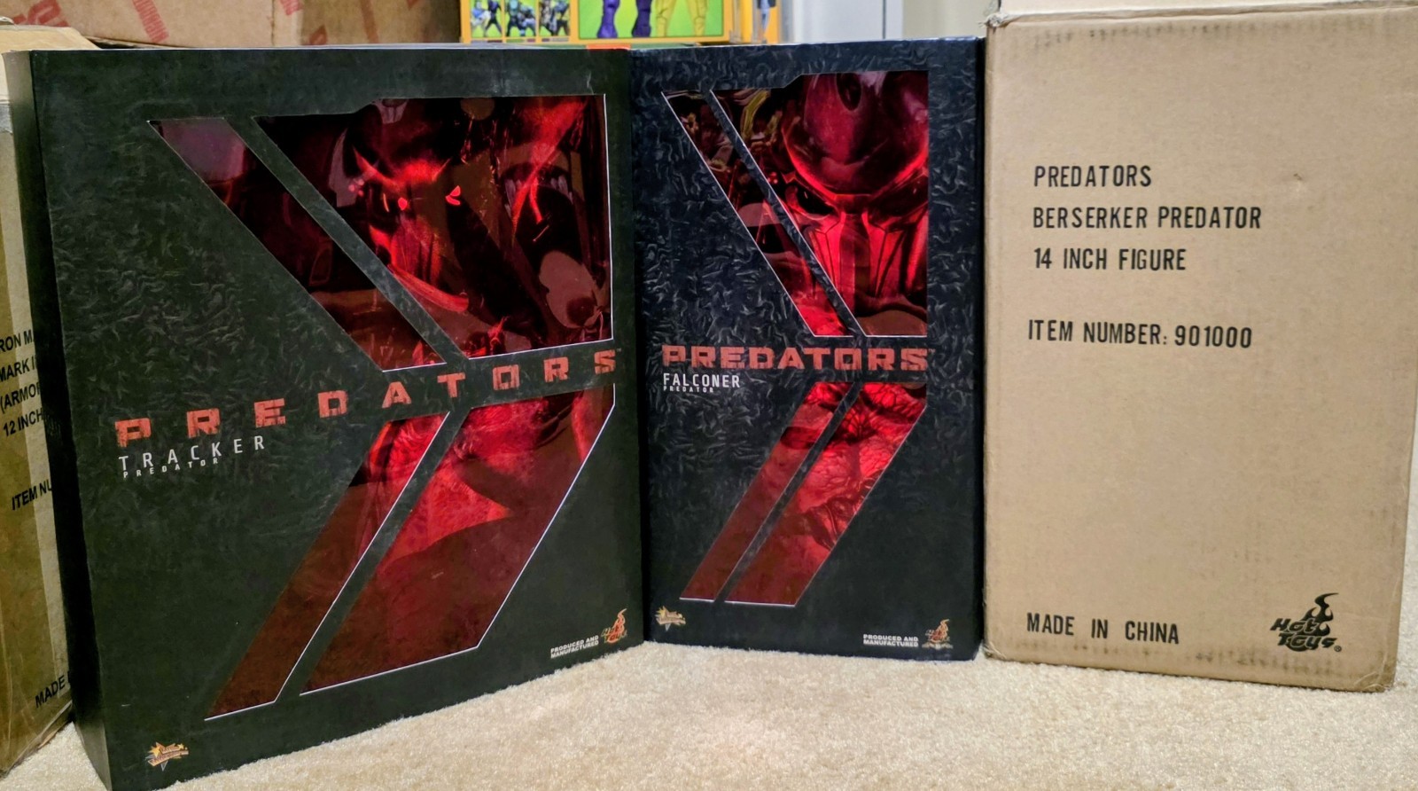 Hot Toys Berserker, Tracker, Hound Predator (3 Figures)