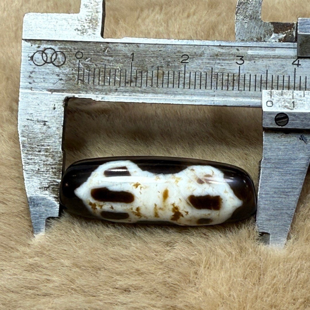 Tibetan Nepalese Himalayan Ancient agate Old Dzi Talisman  eye BeadS Amulet 1