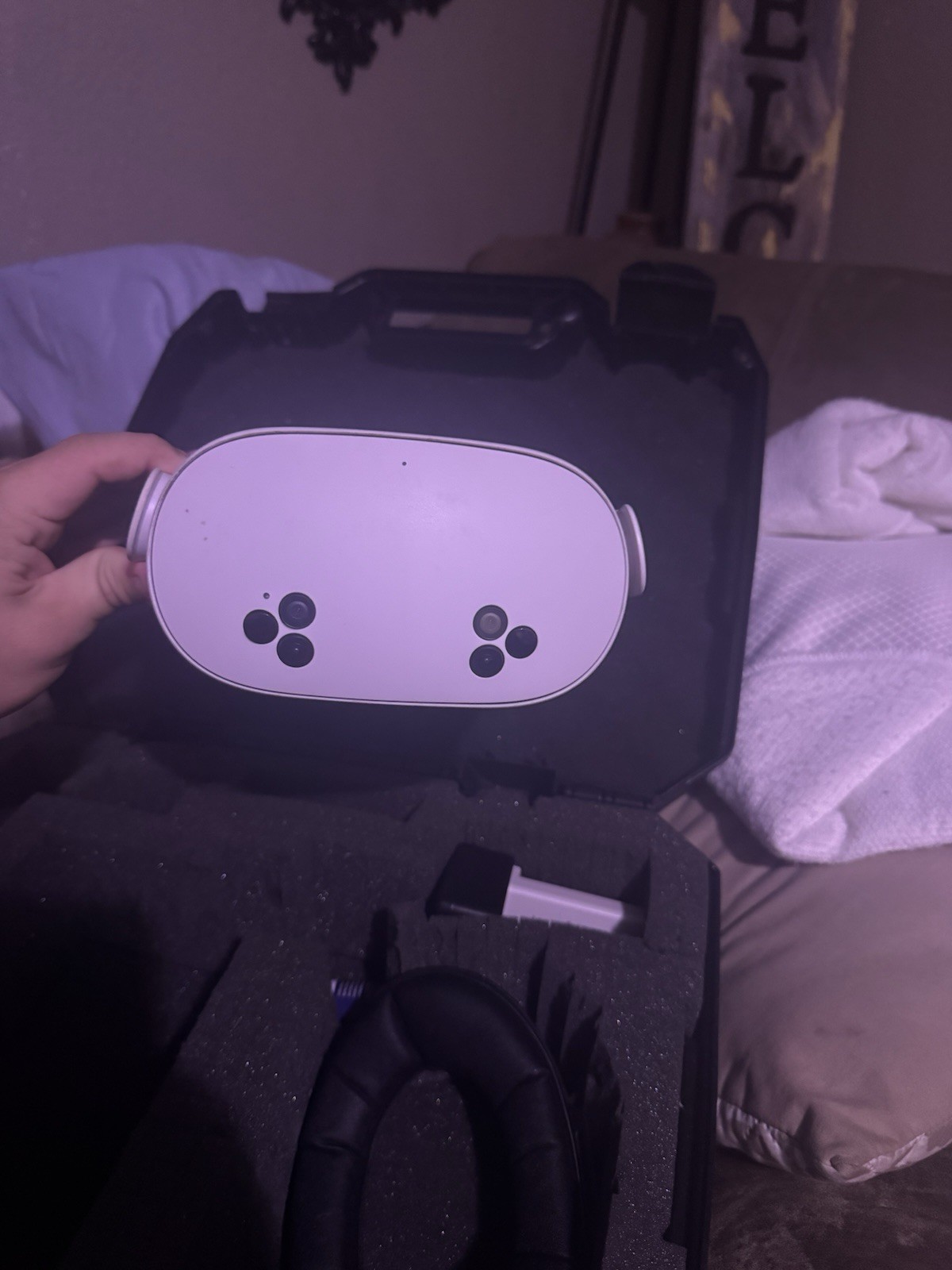 Meta Quest 3 White Standalone VR Headset with Carrying Case