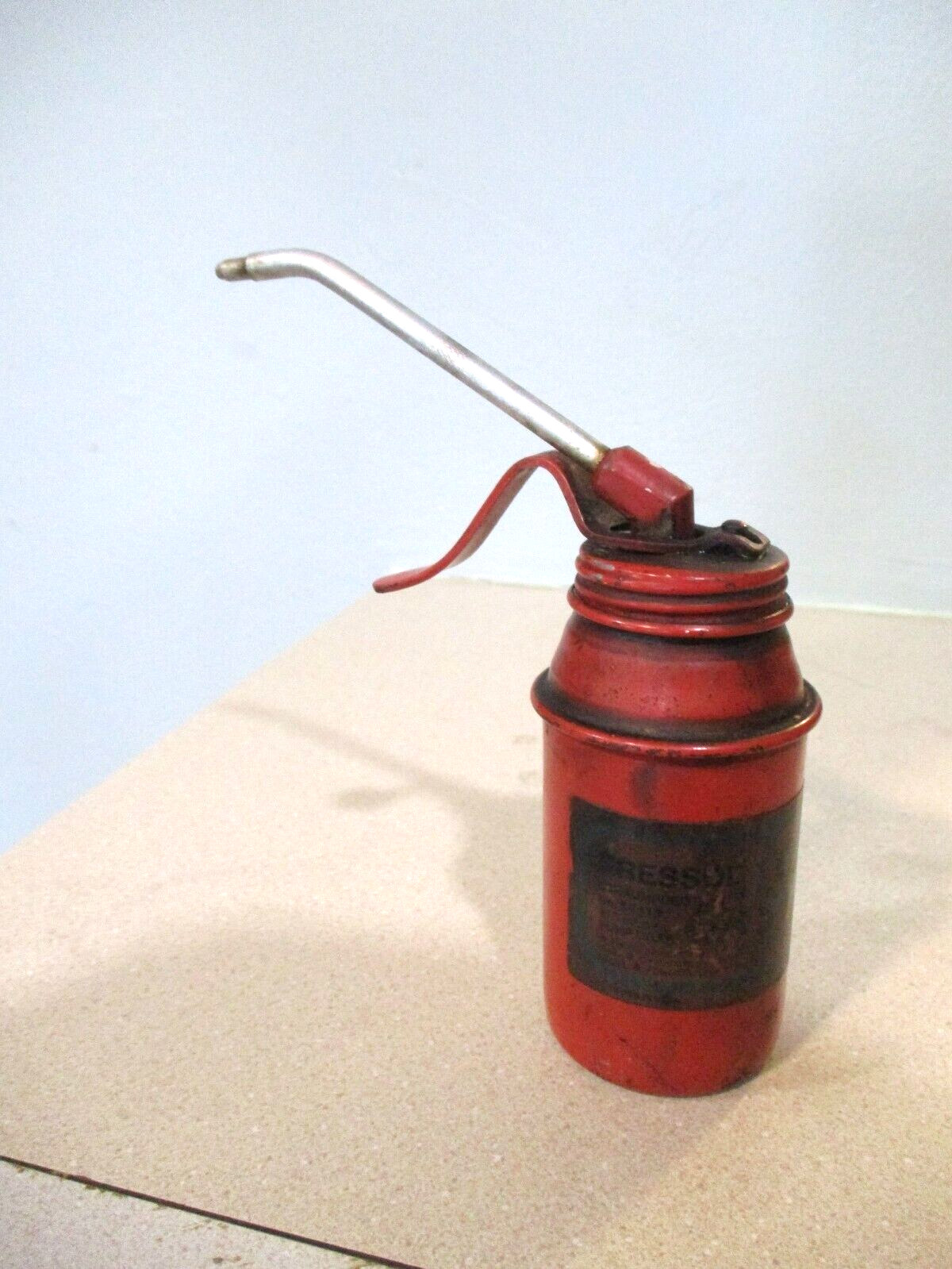 Pressure Pump oiler, Schaumburg IL No. 05112 6 OUNCE RED