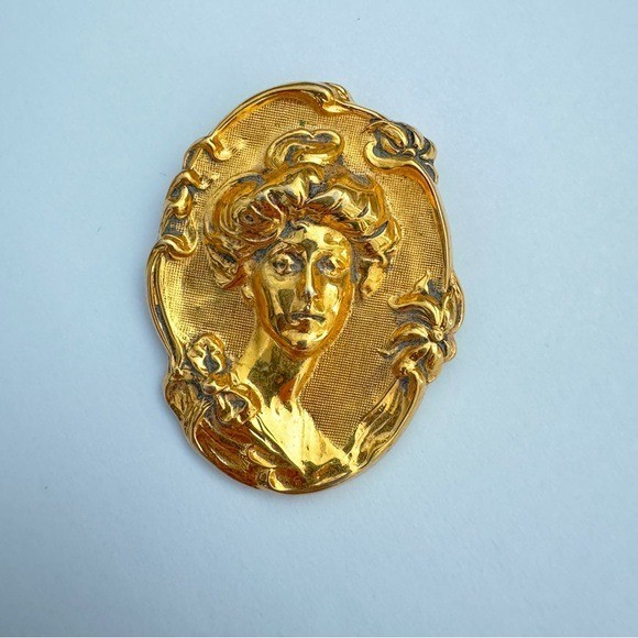 Vintage Art Nouveau Gold Tone Brooch with Relief of a Woman & Flowers