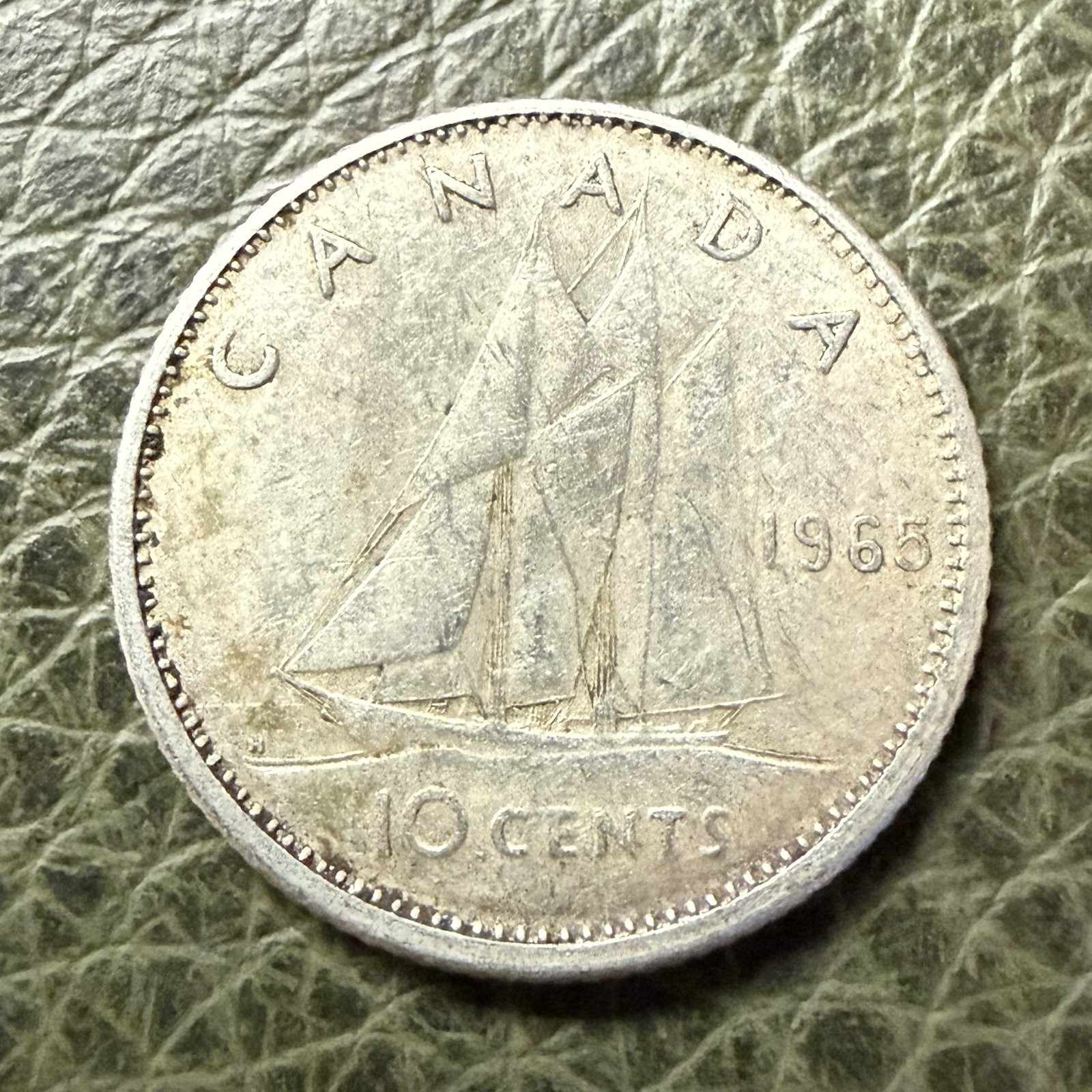 1965 Canada 10 Cents Silver Coin .800 Queen Elizabeth II
